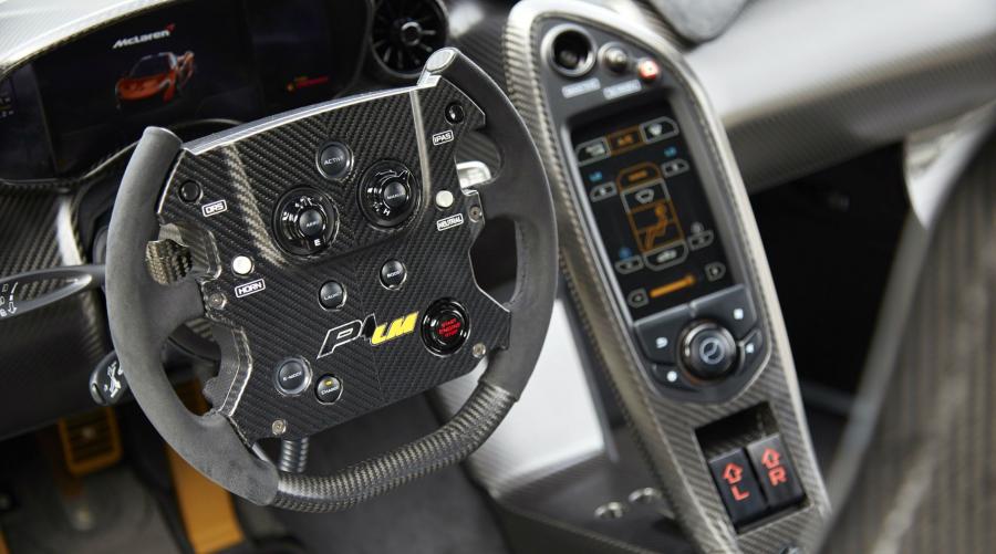 Интерьер McLaren P1 LM 2016 года  (фото 4 из 11)